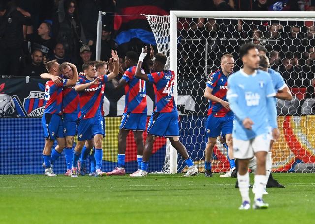 Viktoria Plzen's Czech forward #11 Matej Vydra (2ndL) celebrates scoring his team's first goal with his team mates during the UEFA Europa League first round day 2 football match FC Viktoria Plzen v FF Malmo in Plzen, Czech Republic, on October 2, 2025. (Photo by Michal Cizek / AFP)