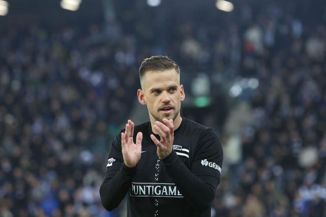 Sturm Graz's Slovenian midfielder #19 Tomi Horvat reacts during the UEFA Europa League first round day 2 football match Sturm Graz v Glasgow Rangers in Graz, Austria, on October 2, 2025. (Photo by ERWIN SCHERIAU / APA / AFP) / Austria OUT