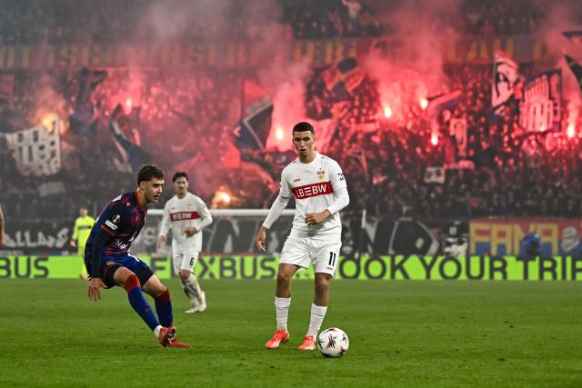 Bâle's Croatian forward #19 Marin Soticek (L) fights for the ball with VfB Stuttgart's Moroccan midfielder #11 Bilal el Khannous (R) during the UEFA Europa League first round day 2 football match between Basel and Stuttgart at St. Jakob-Park stadium in Basel on October 2, 2025. (Photo by Fabrice COFFRINI / AFP)