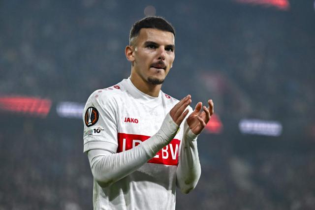 VfB Stuttgart's Algerian midfielder #27 Badredine Bouanani applause leaving the pitch during the UEFA Europa League first round football match between Basel and Stuttgart at St. Jakob-Park stadium in Basel on October 2, 2025. (Photo by Fabrice COFFRINI / AFP)
