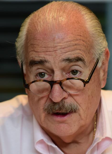 (FILES) Colombian former president Andres Pastrana, invited by the Venezuelan opposition to act as observer for yesterday's opposition-organized vote to measure public support for Venezuelan President Nicolas Maduro's plan to rewrite the constitution, speaks during a press conference in Caracas on July 17, 2017. Cocaine consumption has declined in the United States and grown in other parts of the world, which would justify a new "Plan Colombia" to combat drug trafficking, funded by more taxpayers, former President Andrés Pastrana said on October 9, 2025. "Plan Colombia" was conceived during Pastrana's presidency (1998-2002) and Democrat Bill Clinton's and began operating in 1999. (Photo by Ronaldo SCHEMIDT / AFP)