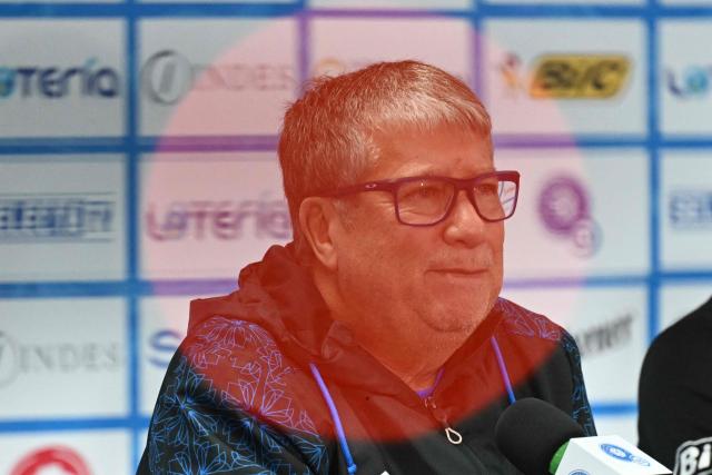 El Salvador's Colombian coach Hernan Dario Gomez speaks during a press conference at the Salvadoran Football Federation headquarters in San Salvador on October 13, 2025, ahead of their FIFA World Cup 2026 qualifier against Guatemala.  (Photo by Marvin RECINOS / AFP)