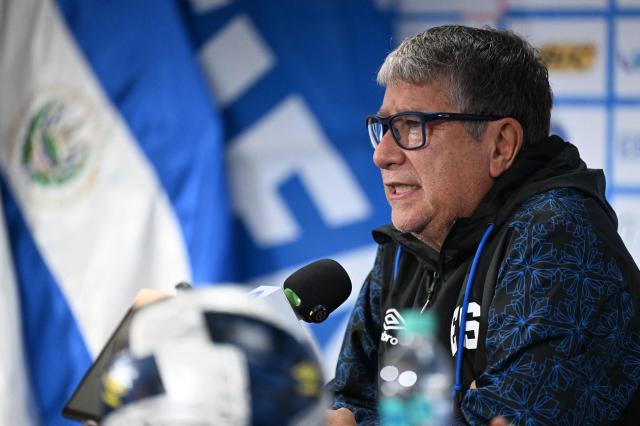 El Salvador's Colombian coach Hernan Dario Gomez speaks during a press conference at the Salvadoran Football Federation headquarters in San Salvador on October 13, 2025, ahead of their FIFA World Cup 2026 qualifier against Guatemala.  (Photo by Marvin RECINOS / AFP)