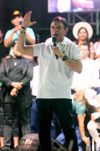 Bolivia's presidential candidate for the Christian Democratic Party (PDC), Rodrigo Paz speaks during his closing campaign rally in Santa Cruz, Bolivia, on October 13, 2025. Bolivia will hold the runoff presidential election on October 19. (Photo by Rodrigo URZAGASTI / AFP)