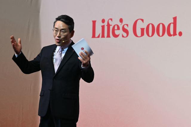 President & CEO of LG Electronics Inc. William (Joowan) Cho speaks during LG India IPO listing ceremony at the National Stock Exchange (NSE) in Mumbai on October 14, 2025. (Photo by Indranil Mukherjee / AFP)