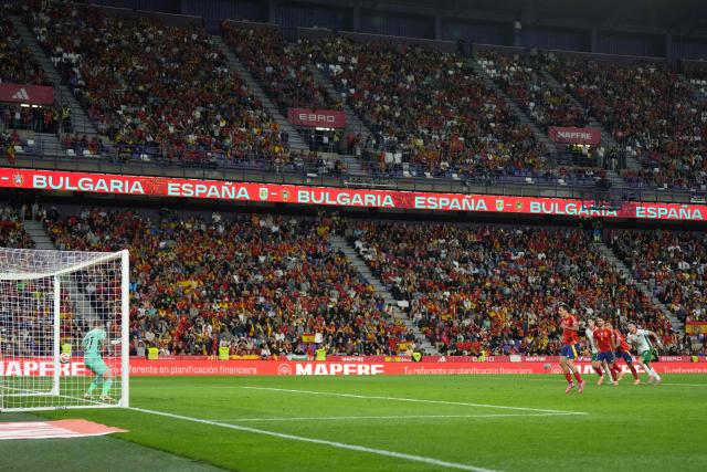 Spain's forward #21 Mikel Oyarzabal scores his team's fourth goal from the penalty spot during the 2026 World Cup qualifiers Europe zone group E football match between Spain and Bulgaria at the Jose Zorrilla stadium in Valladolid on October 14, 2025. (Photo by Cesar MANSO / AFP)