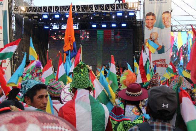 Supporters of Bolivia's presidential candidate for the Christian Democratic Party (PDC), Rodrigo Paz, attend his closing campaign rally in Tarija, Bolivia, on October 15, 2025. An ex-president and a senator will go head-to-head in Bolivia's presidential runoff on October 19, 2025, both with promises to fix the South American country's broken economy. Senator Rodrigo Paz came from behind to take the top spot with 32 percent of votes cast in a first round in August, but has since fallen behind ex-president Jorge "Tuto" Quiroga in stated voter intention. (Photo by Marcelo GOMEZ / AFP)
