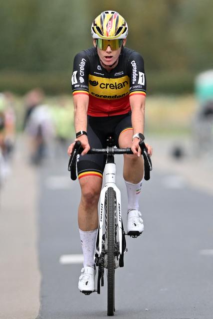 Crelan - Corendon's Belgian rider Marion Norbert Riberolle crosses the line in the women's elite race at the 'Kermiscross' cyclocross event in Ardooie, on October 16, 2025. (Photo by LUC CLAESSEN / Belga / AFP) / Belgium OUT