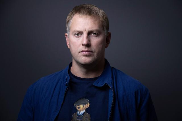 (FILES) Russian exiled dissident Vladimir Osechkin poses during a photo session on September 20, 2022 in Paris. France has arrested four people in a probe into a suspected plot against an unnamed Russian dissident, anti-terror prosecutors said On October 16, 2025. Le Parisien newspaper reported that Vladimir Osechkin, who leads the Gulagu.net non-govenmental organisation that specialises in uncovering abuses in Russian prisons, was the target of a "liquidation plot". (Photo by JOEL SAGET / AFP)