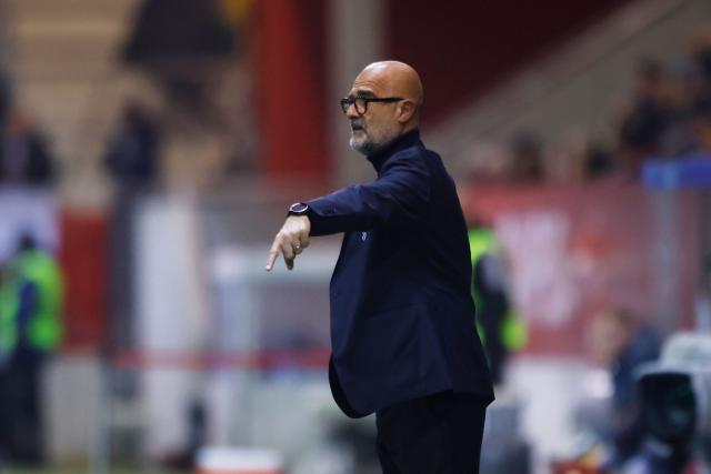 Juventus' Italian head coach Massimiliano Canzi gestures on the sidelines during the UEFA Women's Champions League, league phase football match between FC Bayern Munich and Juventus in Munich, southern Germany, on October 16, 2025. (Photo by Michaela STACHE / AFP)