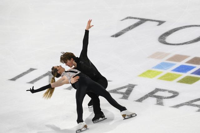 US pair figure skaters Emily Bratti and Ian Somerville perform during the Ice Dance Rhythm Dance event of the ISU 2025 figure skating French Grand Prix in Angers, western France, on October 18, 2025. (Photo by JEAN-FRANCOIS MONIER / AFP)
