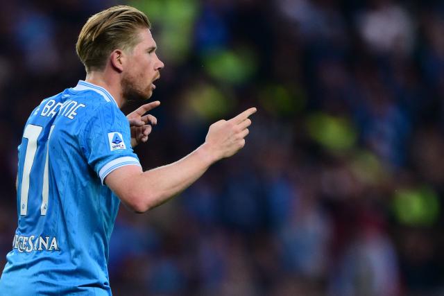 Napoli’s Belgian midfielder #11 Kevin De Bruyne reacts during the Italian Serie A football match between Torino and Napoli at The Grande Torino Stadium in Turin on October 18, 2025. (Photo by MARCO BERTORELLO / AFP)