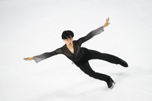 Japan's skater Tatsuya Tsuboi performs performs during the Men Short Program event of the ISU 2025 figure skating French Grand Prix in Angers, western France, on October 18, 2025. (Photo by JEAN-FRANCOIS MONIER / AFP)