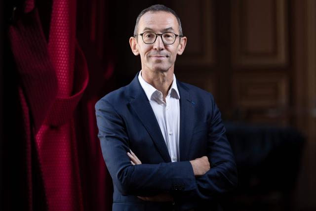 Mayor of Paris' 11th arrondissement Francois Vauglin, of the French Socialist Party (PS), poses for a portrait during a photo session in the 11th arrondissement district hall in Paris, on October 14, 2025. (Photo by Geoffroy VAN DER HASSELT / AFP)