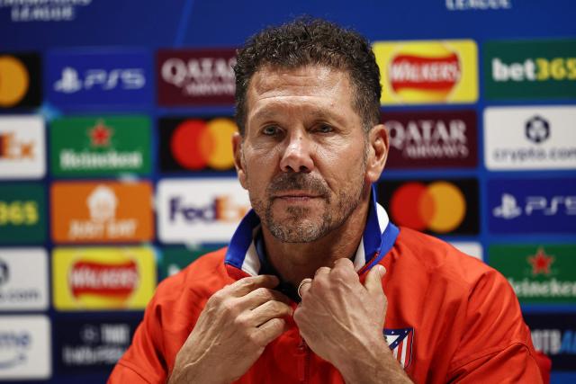 Atletico Madrid's Argentine coach Diego Simeone takes part in a press conference at the Emirates Stadium in London, on October 20, 2025, on the eve of their UEFA Champions League league phase football match against Arsenal. (Photo by HENRY NICHOLLS / AFP)
