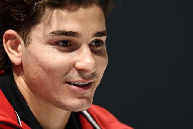 Atletico Madrid's Argentine forward #19 Julian Alvarez speaks during a press conference at the Emirates Stadium in London, on October 20, 2025, on the eve of their UEFA Champions League league phase football match against Arsenal. (Photo by HENRY NICHOLLS / AFP)