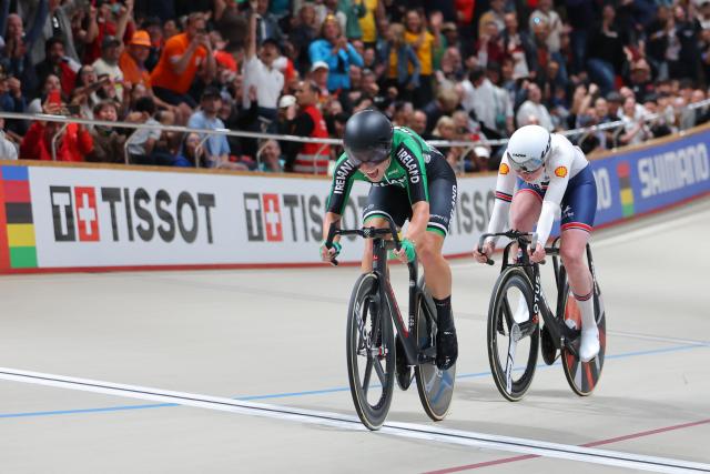 Ireland's #23 Lara Gillespie and Great Britain's #51 Katie Archibald competes in the women's elimination race final event of the 2025 UCI Track World Championships at the Penalolen Velodrome, in Santiago, on October 23, 2025. (Photo by Javier TORRES / AFP)