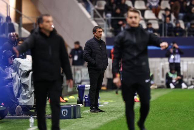 Paris FC's French head coach Stephane Gilli looks on during the French L1 football match between Paris FC and FC Nantes at the Stade Jean-Bouin in Paris on October 24, 2025. (Photo by FRANCK FIFE / AFP)