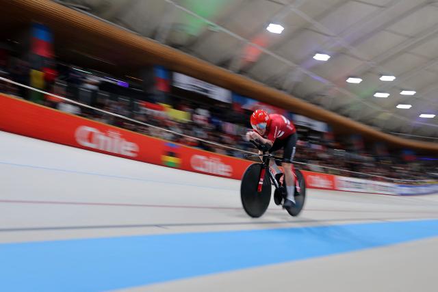 Denmark's  #104 Rasmus Pedersen competes in the men's individual pursuit event final at the 2025 UCI Track World Championships, in the Penalolen Velodrome in Santiago, on October 24, 2025. (Photo by Javier TORRES / AFP)