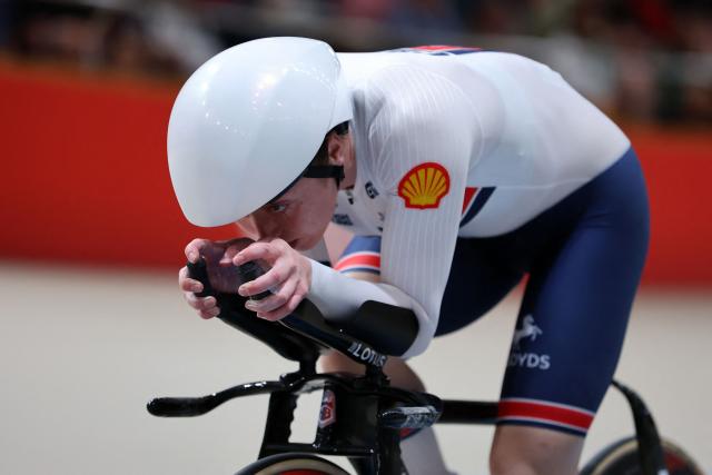 Great Britain's #97 Anna Morris competes in the women's individual pursuit event final at the 2025 UCI Track World Championships, in the Penalolen Velodrome in Santiago, on October 25, 2025. (Photo by Javier TORRES / AFP)
