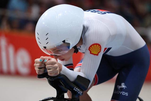 Great Britain's #95 Josie Knight competes in the women's individual pursuit event final at the 2025 UCI Track World Championships, in the Penalolen Velodrome in Santiago, on October 25, 2025. (Photo by Javier TORRES / AFP)