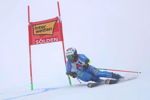 Italy's Luca De Aliprandini competes during the first run of the men's giant slalom at the Alpine Ski World Cup opener in Solden on October 26, 2025. (Photo by Johann GRODER / APA / AFP) / Austria OUT