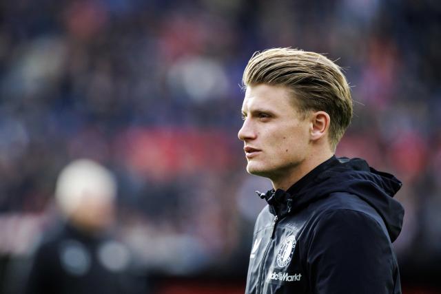 Feyenoord's Dutch midfielder #14 Sem Steijn looks on before the Dutch Eredivisie football match between Feyenoord and PSV Eindhoven at the Feyenoord "De Kuip" Stadium in Rotterdam on October 26, 2025. (Photo by Bas CZERWINSKI / ANP / AFP) / Netherlands OUT