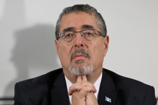 (FILES) Guatemalan presidential candidate for the Semilla party, Bernardo Arevalo, speaks during a press conference before celebrating the results of the presidential run-off election at his headquarters in Guatemala City, on August 20, 2023. Guatemala's President Bernardo Arevalo denounced on October 26, 2025, a new attempt at a “coup d'etat” orchestrated by the prosecutor's office, while the OAS demanded “respect” for the results of the elections won by the Social Democrat in 2023. (Photo by Luis ACOSTA / AFP)