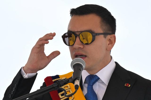 Ecuador's President Daniel Noboa delivers a speech during a ceremony marking the 105th anniversary of the founding of the National Aviation and Ecuadorian Air Force Day, at Mariscal Sucre Air Base in Quito, on October 27, 2025- (Photo by Rodrigo BUENDIA / AFP)