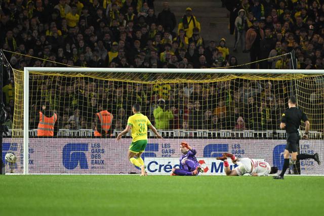 Monaco's Russian midfielder #10 Aleksandr Golovin (2nd R) shoots and scores a goal during  the French L1 football match between FC Nantes and AS Monaco at the Stade de la Beaujoire-Louis Fonteneau in Nantes, western France, on October 29, 2025. (Photo by Sebastien Salom-Gomis / AFP)