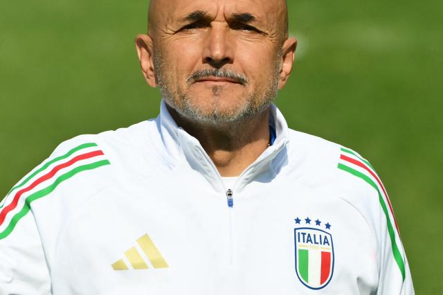 (FILES) Italy's head coach Luciano Spalletti leads a training session at the team's base camp at the Hemberg-Stadion in Iserlohn on June 26, 2024, during the Euro 2024 football competition. Luciano Spalletti has been hired as Juventus coach after the sacking of Igor Tudor, the Serie A club announced on October 30, 2025. Former Italy coach Spalletti has signed a contract until the end of the season which will reportedly be extended if Juve qualify for next season's Champions League. (Photo by Alberto PIZZOLI / AFP)