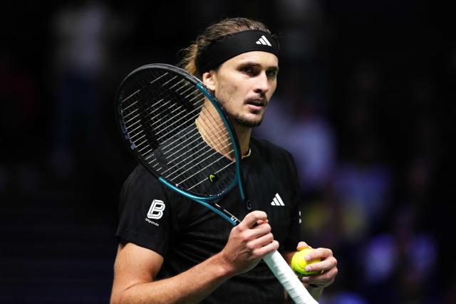 Germany's Alexander Zverev plays against Spain's Alejandro Davidovich Fokina during their men's singles match on day four of the Paris ATP Masters 1000 tennis tournament at the Paris La Défense Arena in Nanterre, on the outskirts of Paris, on October 30, 2025. (Photo by Dimitar DILKOFF / AFP)