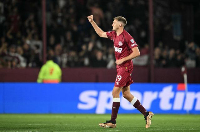 Lanus' midfielder #19 Rodrigo Castillo celebrates scoring his team's first goal during the Copa Sudamericana semifinal second leg football match between Argentina's Lanus and Chile's Universidad de Chile at the Ciudad de Lanus stadium in Lanus, Buenos Aires province, on October 30, 2025. (Photo by Luis ROBAYO / AFP)