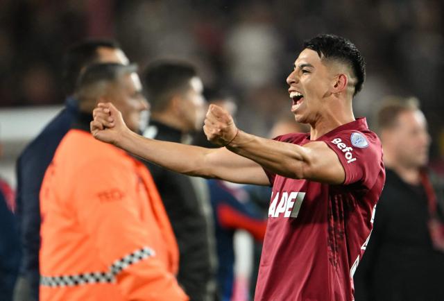 Lanus' midfielder #30 Agustin Cardozo celebrates after winning the Copa Sudamericana semifinal second leg football match between Argentina's Lanus and Chile's Universidad de Chile at the Ciudad de Lanus stadium in Lanus, Buenos Aires province, on October 30, 2025. (Photo by Luis ROBAYO / AFP)