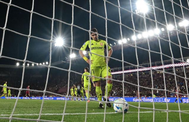 Universidad de Chile's forward #17 Fabian Hormazabal reacts after conceding Lanus' first goal during the Copa Sudamericana semifinal second leg football match between Argentina's Lanus and Chile's Universidad de Chile at the Ciudad de Lanus stadium in Lanus, Buenos Aires province, on October 30, 2025. (Photo by Luis ROBAYO / AFP)