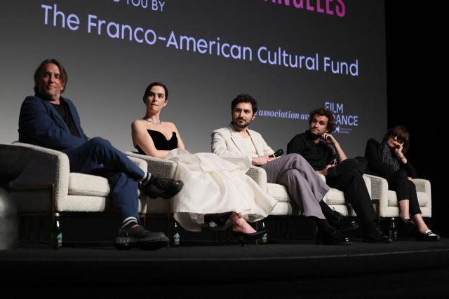 (L-R) US director Richard Linklater, US actress Zoey Deutch, French actor Guillaume Marbeck, French actor Aubry Dullin and French producer Michele Halberstadt participate in a Q&A following the premiere screening of Netflixs "Nouvelle Vague" during The American French Film Festival (TAFFF) at the Directors Guild of America (DGA) Theater in Los Angeles, on October 30, 2025. The 29th edition of The American French Film Festival takes place at the Directors Guild of America (DGA) from October 28 to November 3. (Photo by ETIENNE LAURENT / AFP)