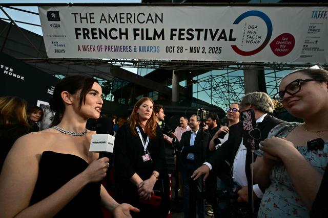 US actress Zoey Deutch speaks to reporters as she attends the premiere of Netflix’s "Nouvelle Vague" during The American French Film Festival (TAFFF) at the Directors Guild of America (DGA) Theater in Los Angeles on October 30, 2025. The 29th edition of The American French Film Festival takes place at the Directors Guild of America (DGA) from October 28 to November 3. (Photo by Frederic J. Brown / AFP)