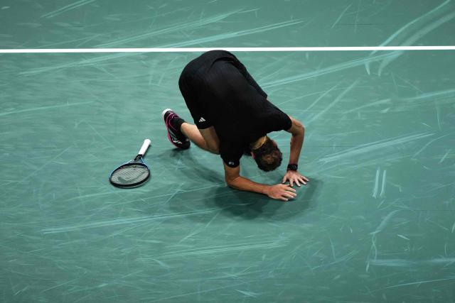 Germany's Alexander Zverev celebrates after winning against Russia's Daniil Medvedev at the end of their men's singles quarter-final match on day five of the Paris ATP Masters 1000 tennis tournament at the Paris La Défense Arena in Nanterre, on the outskirts of Paris, on October 31, 2025. (Photo by Dimitar DILKOFF / AFP)