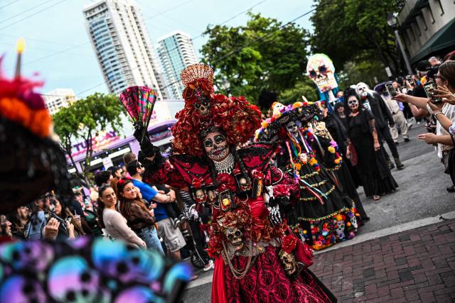 Revelers participate in a Dia de los Muertos (Day of the Dead ) celebration in Fort Lauderdale, Florida, on November 1, 2025. (Photo by CHANDAN KHANNA / AFP)