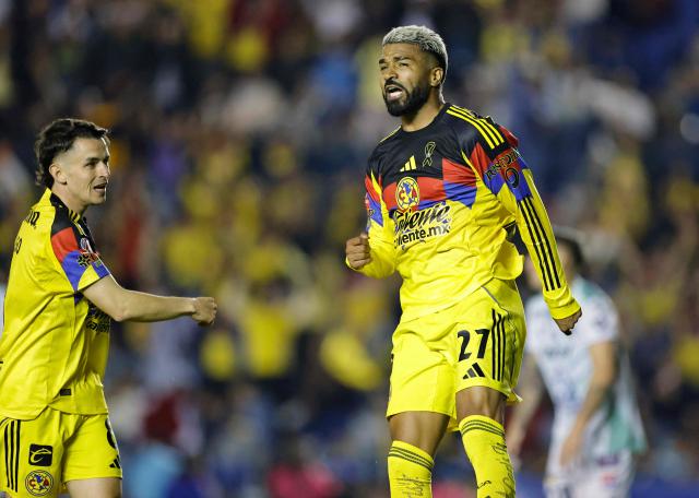 America's Uruguayan forward #27 Rodrigo Aguirre celebrates after scoring his team's second goal during the Liga MX Apertura football match between America and Leon at the Ciudad de los Deportes Stadium in Mexico City on November 1, 2025. (Photo by Rodrigo Oropeza / AFP)