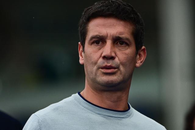 Inter Milan's Romanian coach Cristian Chivu looks on ahead of the Italian Serie A football match between Hellas Verona and Inter Milan at the Bentegodi Stadium in Verona, on November 2, 2025. (Photo by Piero CRUCIATTI / AFP)
