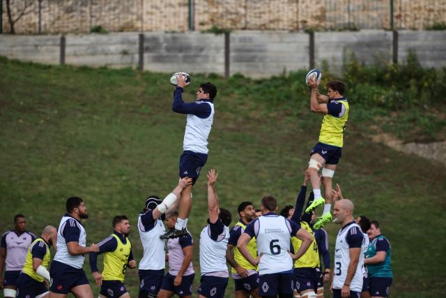 France's players take part in a training session of the French national rugby team ahead of the Autumn Nations Series  International rugby union test match in Marcoussis, south of Paris on November 05, 2025. (Photo by Anne-Christine POUJOULAT / AFP)