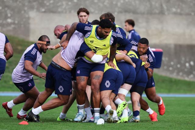 France's players take part in a training session of the French national rugby team ahead of the Autumn Nations Series  International rugby union test match in Marcoussis, south of Paris on November 05, 2025. (Photo by Anne-Christine POUJOULAT / AFP)