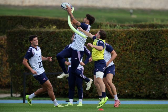 France's fly-half Romain Ntamack takes part in a training session of the French national rugby team ahead of the Autumn Nations Series  International rugby union test match in Marcoussis, south of Paris on November 05, 2025. (Photo by Anne-Christine POUJOULAT / AFP)