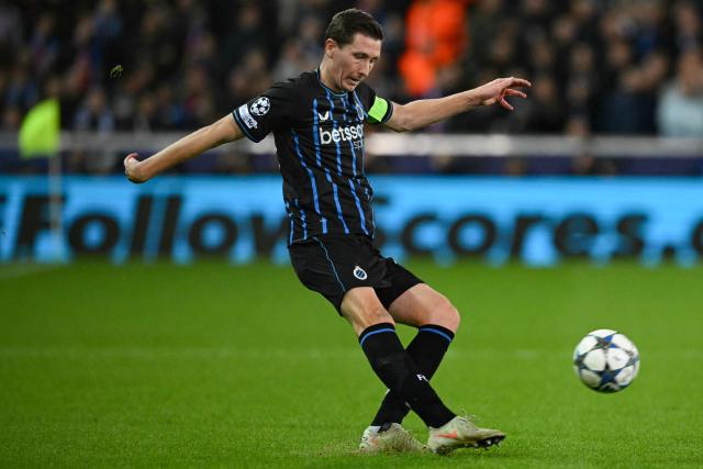 Club Brugge's Belgian midfielder #20 Hans Vanaken controls the ball during the UEFA Champions League league phase day 4 football match between Club Brugge and FC Barcelona at Jan Breydelstadion stadium, in Bruges, on November 5, 2025. (Photo by NICOLAS TUCAT / AFP)