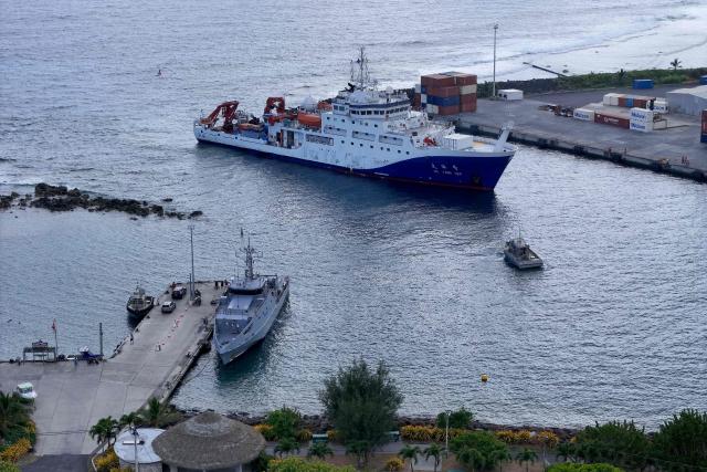 Chinese research vessel Da Yang Hao arrives at Avatiu Harbour in the Avarua district of the Cook Islands on November 8, 2025, as part of a mission to support research into potential deep-sea mining. A Chinese research vessel docked in the Cook Islands, as it probed the Pacific nation's deep-sea mining potential, a fledgling industry of mounting interest to both Beijing and Washington. (Photo by Johnny Beasley / AFP)
