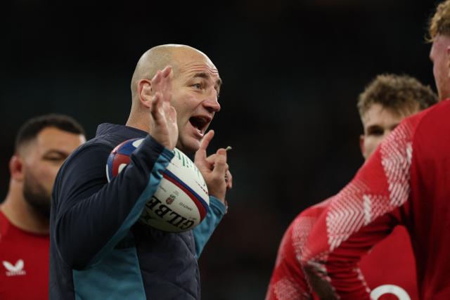 England's head coach Steve Borthwick takes a warm-up session ahead of the Autumn Nations Series international rugby union match between England and Fiji at Allianz Stadium, Twickenham, in south-west London, on November 8, 2025. (Photo by Adrian Dennis / AFP)
