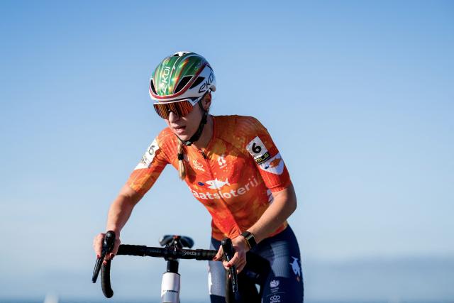 Netherlands' Inge van der Heijden competes in the Elite women race during the UEC Cyclocross European Championships, on November 8, 2025, in Middelkerke. (Photo by JASPER JACOBS / Belga / AFP) / Belgium OUT
