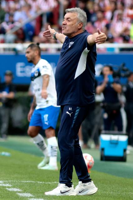 Monterrey's Spanish head coach Domenec Torrent gestures during the Liga MX Apertura football match between Guadalajara and Monterrey at the Akron Stadium in Zapopan, Mexico on November 8, 2025. (Photo by Ulises Ruiz / AFP)