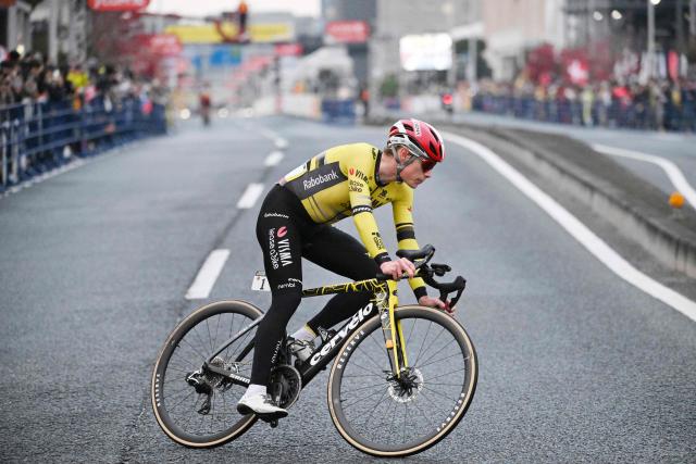 Team Visma-Lease a Bike rider Jonas Vingegaard of Denmark takes a corner on the way to winning the Tour de France Saitama Criterium cycling race in Saitama on November 9, 2025. (Photo by GREG BAKER / AFP)